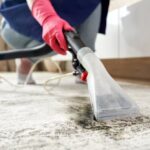 Qual tipo de tapete que acumula menos poeira?
